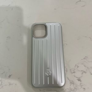 iPhone 12 Pro Max Aluminum Gray silver